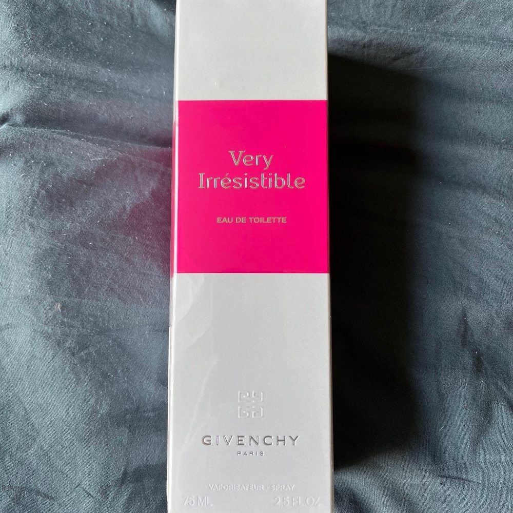 VERY IRRÉSISTIBLE Eau de Toilette By Givency
